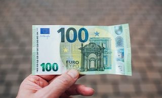 100 Euro S